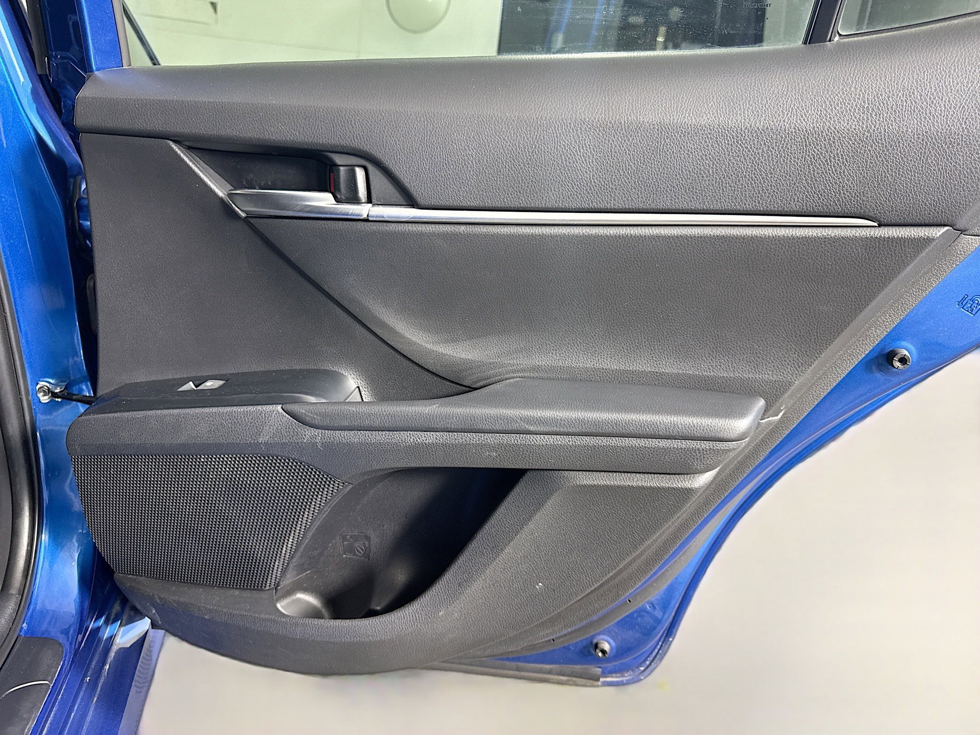 Used 2020 Toyota Camry LE w/ Carpet Mat Package image 27