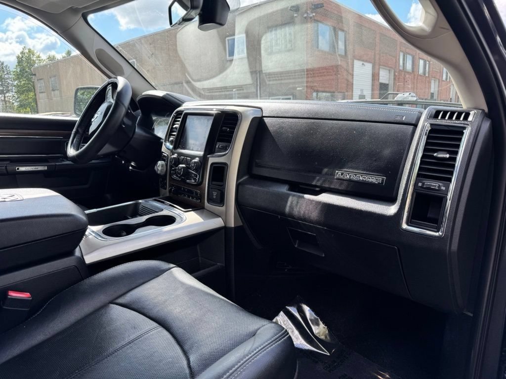 Used 2018 RAM 1500 Laramie w/ Convenience Group AWD/4WD image 10