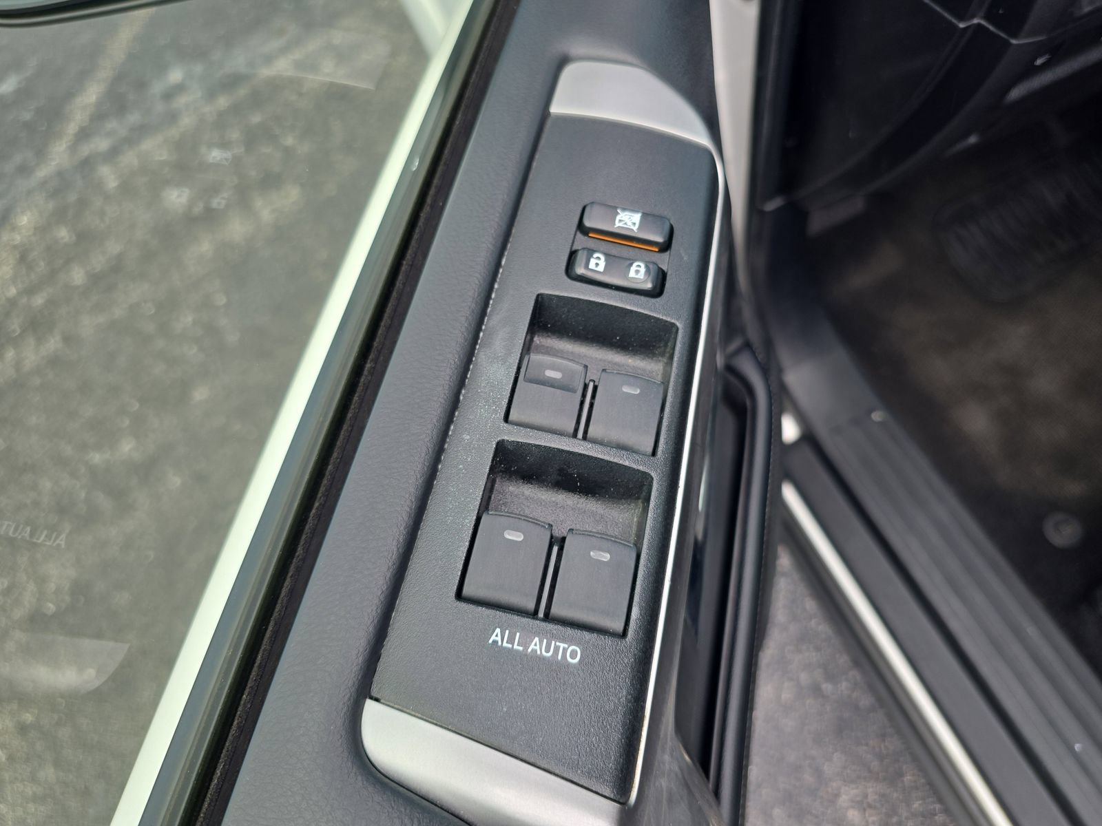 Used 2019 Toyota 4Runner SR5 RWD image 14