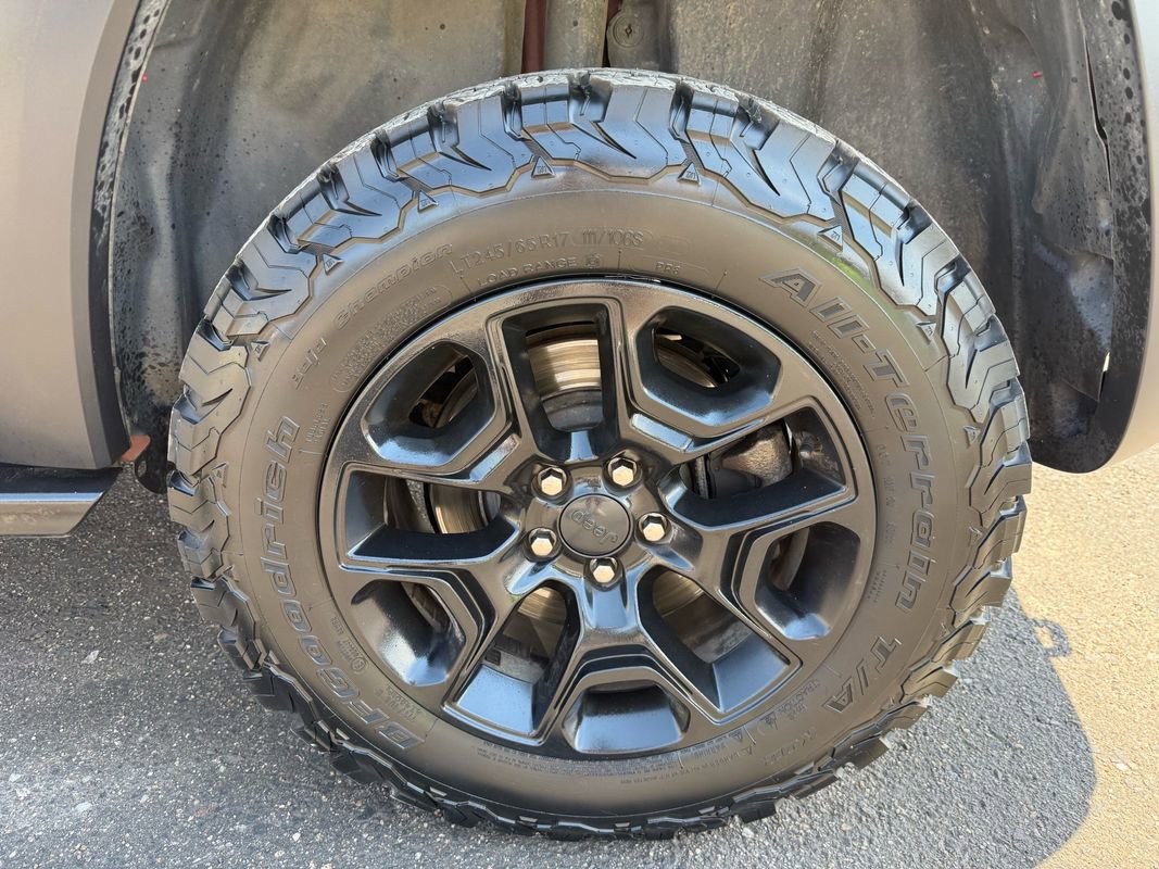 Used 2019 Jeep Cherokee Trailhawk w/ Trailer Tow Group image 13