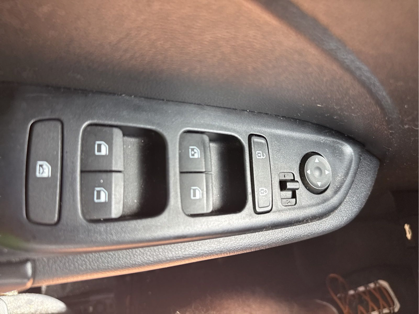 Used 2023 Hyundai Venue Limited FWD image 32