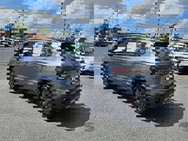 New 2025 Volkswagen Taos S image 9