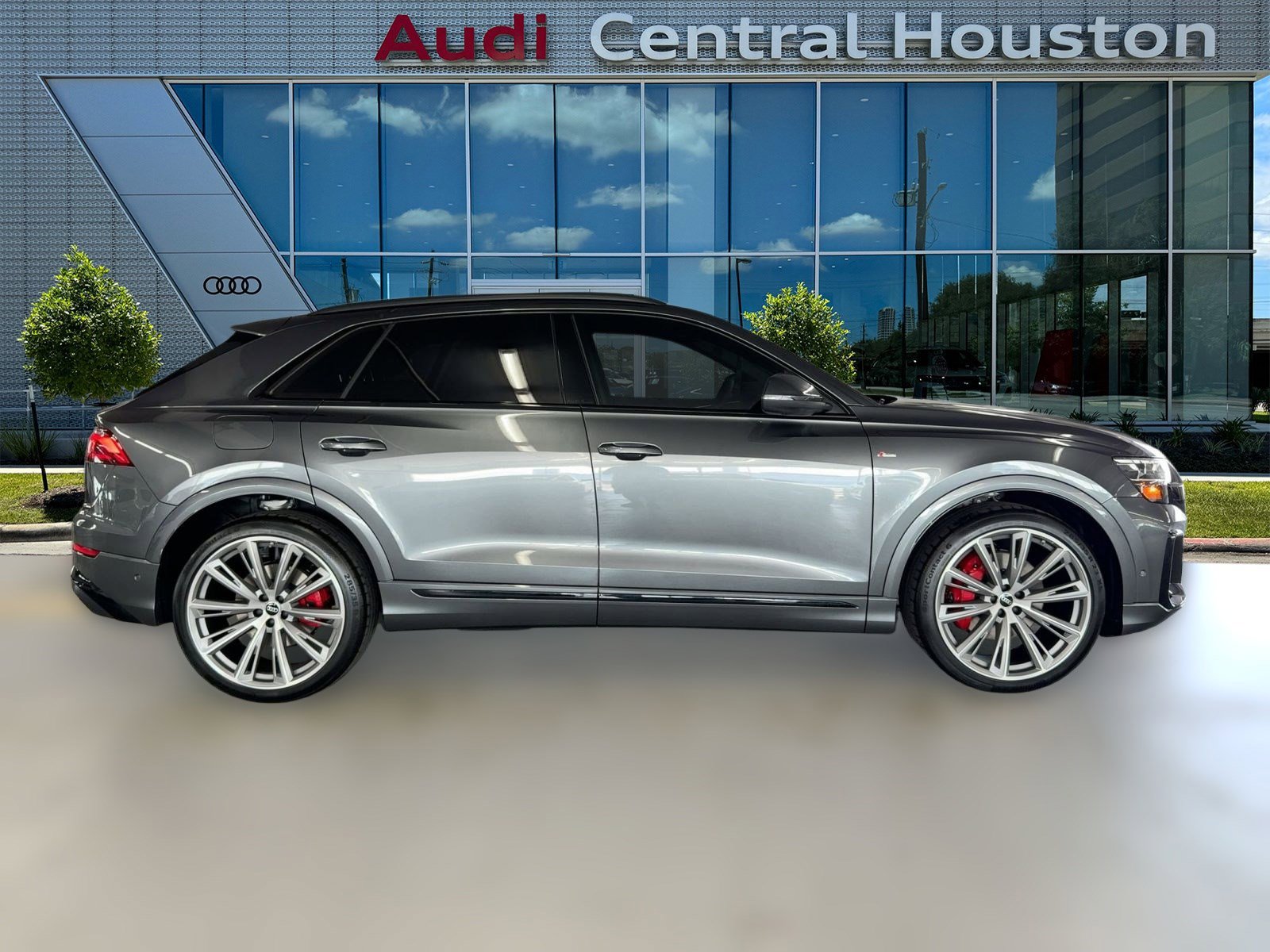 New 2026 Audi Q8 Prestige image 8