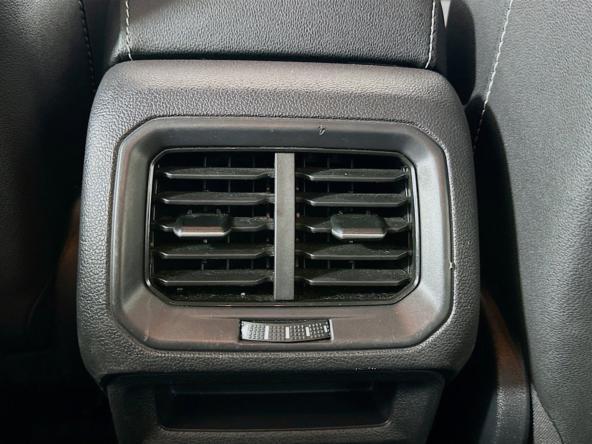 Used 2024 Volkswagen Taos SE image 26