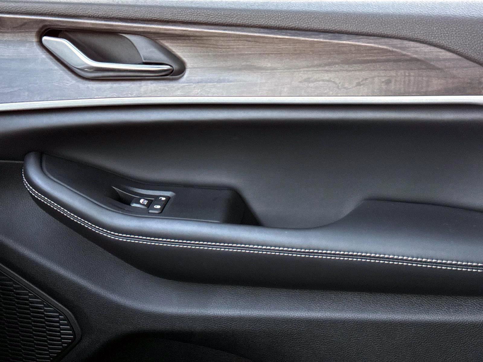 New 2025 Jeep Grand Cherokee Limited image 18