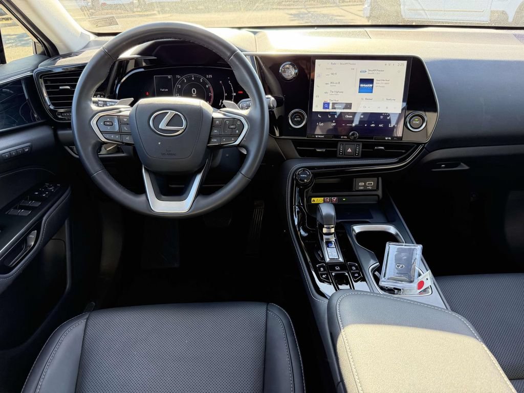 Used 2024 Lexus NX 350 AWD image 8