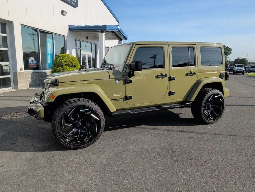Used 2013 Jeep Wrangler Unlimited Sahara w/ Connectivity Group AWD/4WD image 2