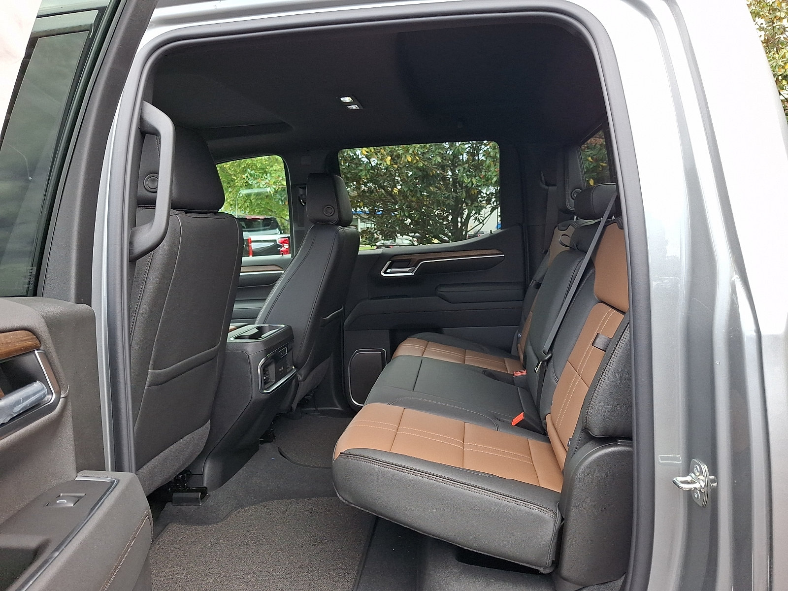 New 2026 Chevrolet Silverado 1500 High Country w/ Technology Package AWD/4WD image 5