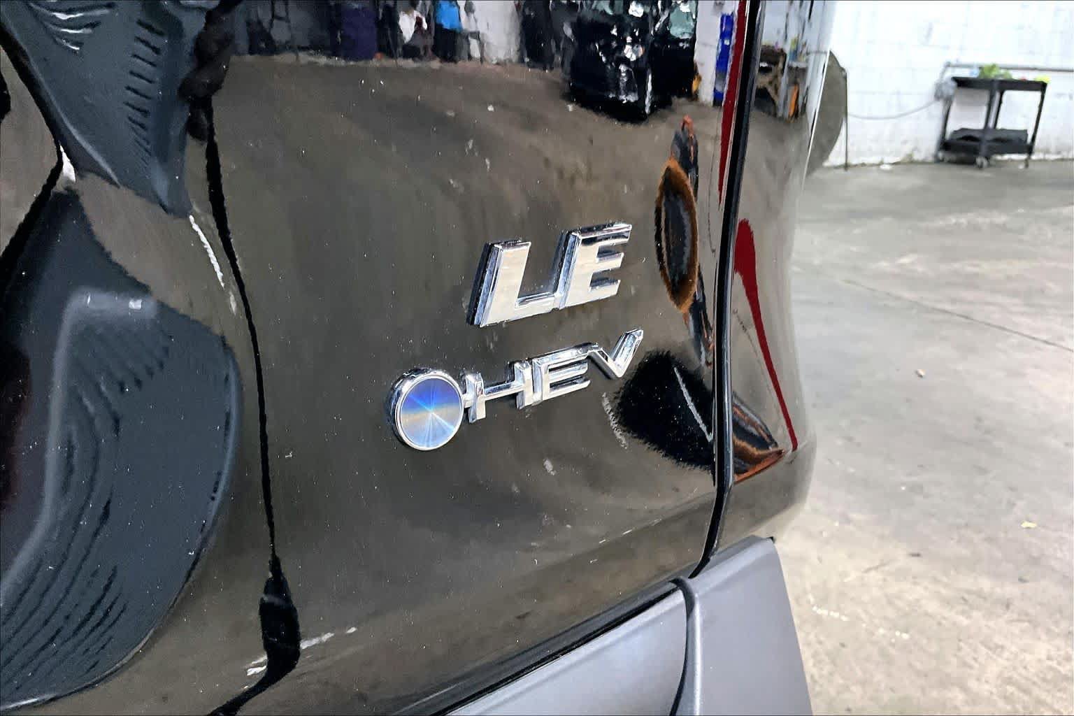 Used 2025 Toyota RAV4 LE AWD/4WD image 10