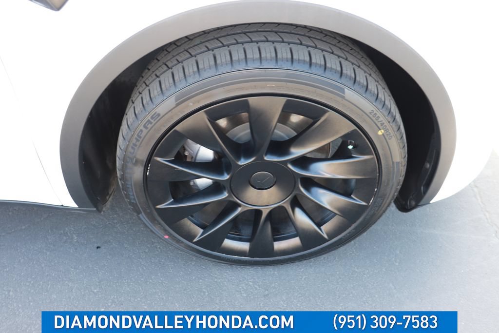 Used 2021 Tesla Model Y Long Range AWD/4WD image 25