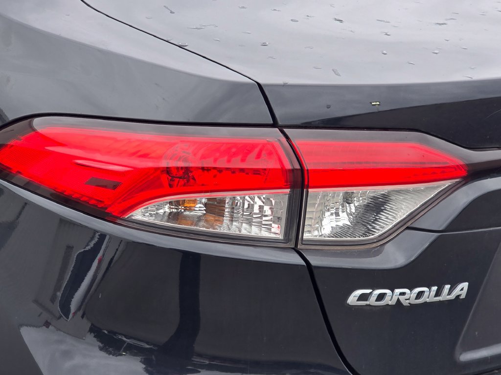 Used 2024 Toyota Corolla LE w/ LE Convenience Package FWD image 25