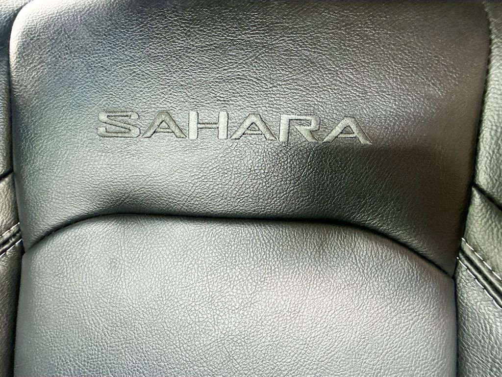 Used 2022 Jeep Wrangler Unlimited Sahara AWD/4WD image 24