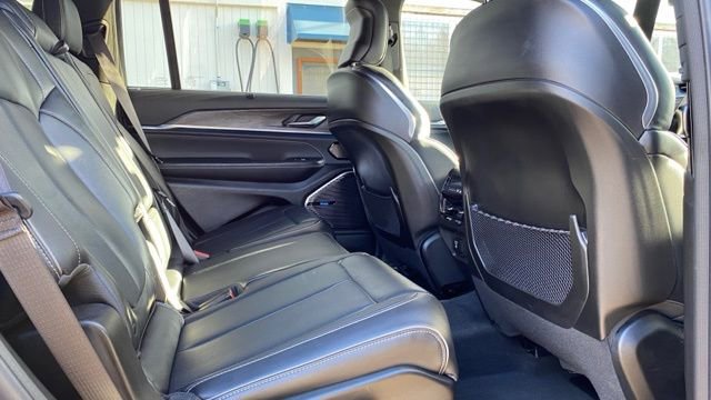 Used 2022 Jeep Grand Cherokee L Overland w/ Luxury Tech Group IV image 24