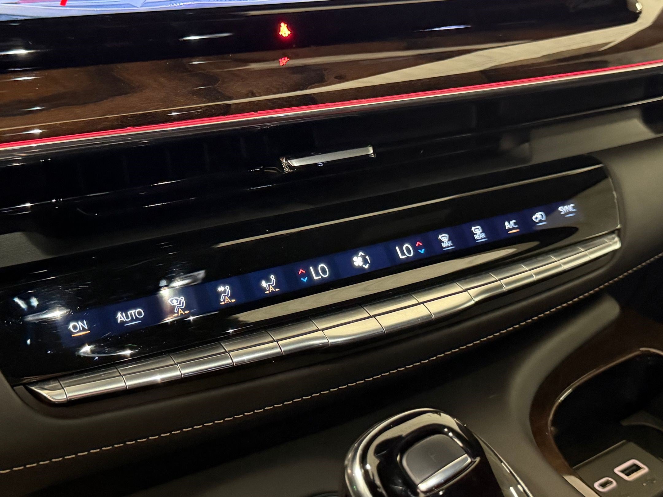 Used 2023 Cadillac Escalade Sport Platinum w/ Heavy-Duty Trailer Package AWD/4WD image 37
