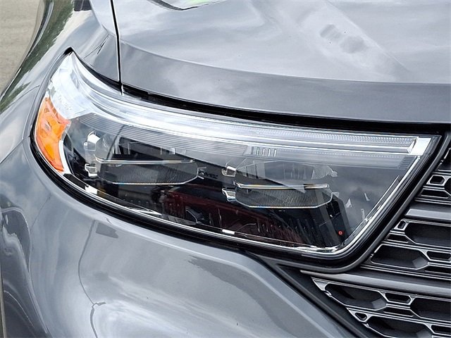 Used 2024 Ford Explorer XLT w/ Equipment Group 202A AWD/4WD image 9