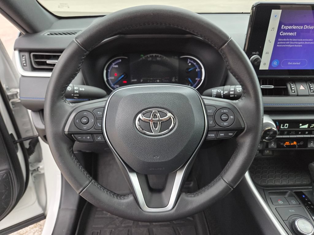 Used 2024 Toyota RAV4 XSE AWD/4WD image 31