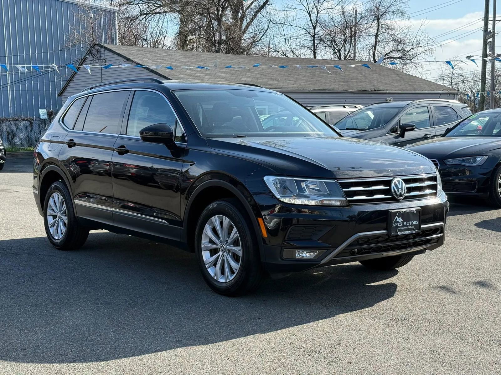Used 2018 Volkswagen Tiguan SE image 3
