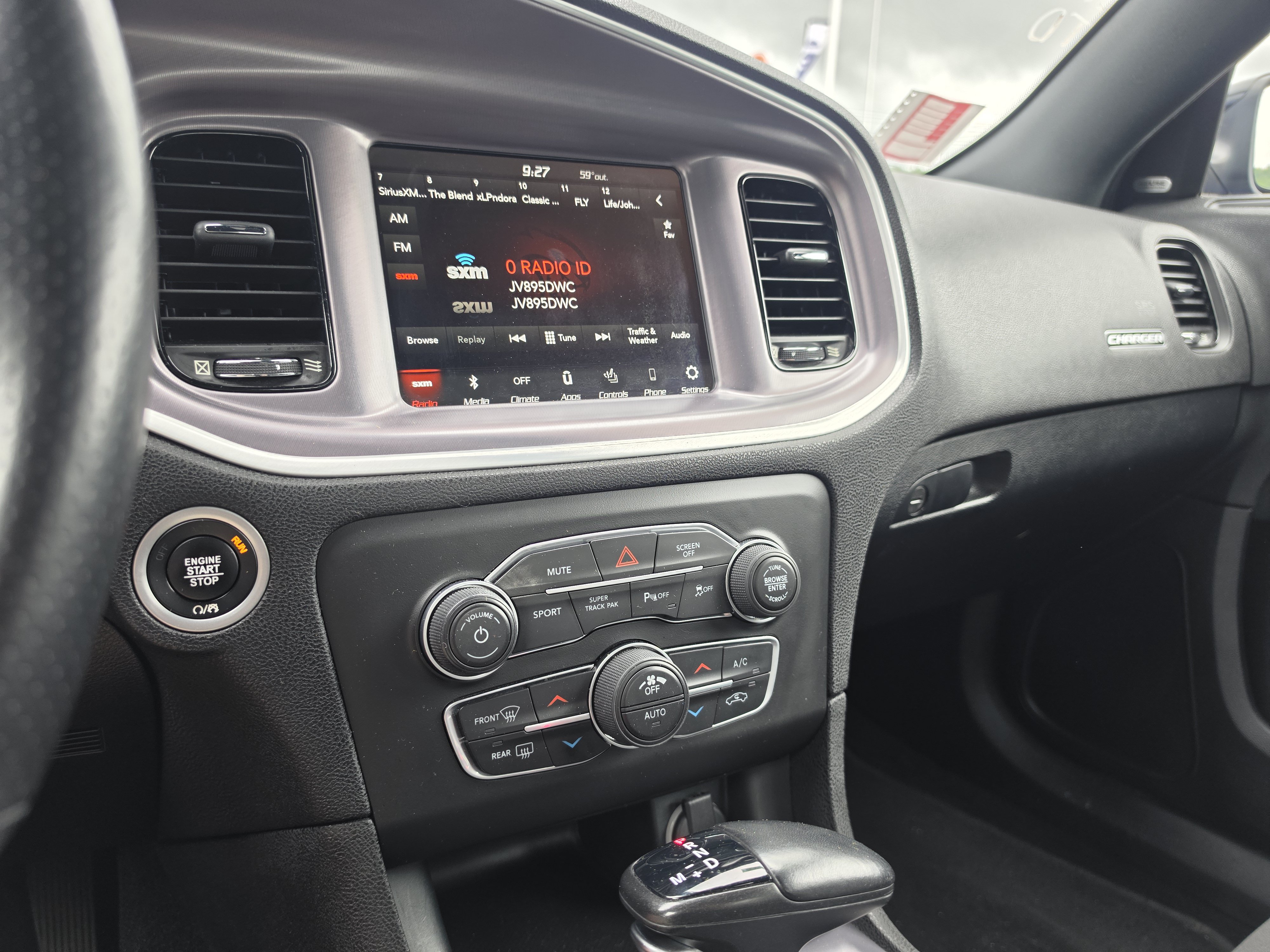 Used 2019 Dodge Charger SXT w/ Blacktop Package AWD/4WD image 23