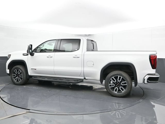 Used 2025 GMC Sierra 1500 AT4 w/ Technology Package AWD/4WD image 9