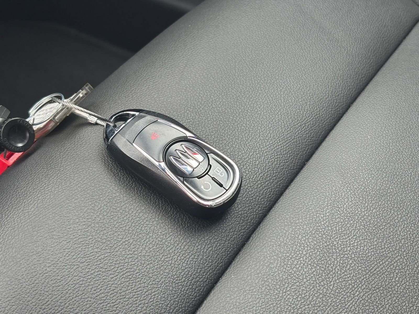 Used 2025 Buick Envista Sport Touring FWD image 25
