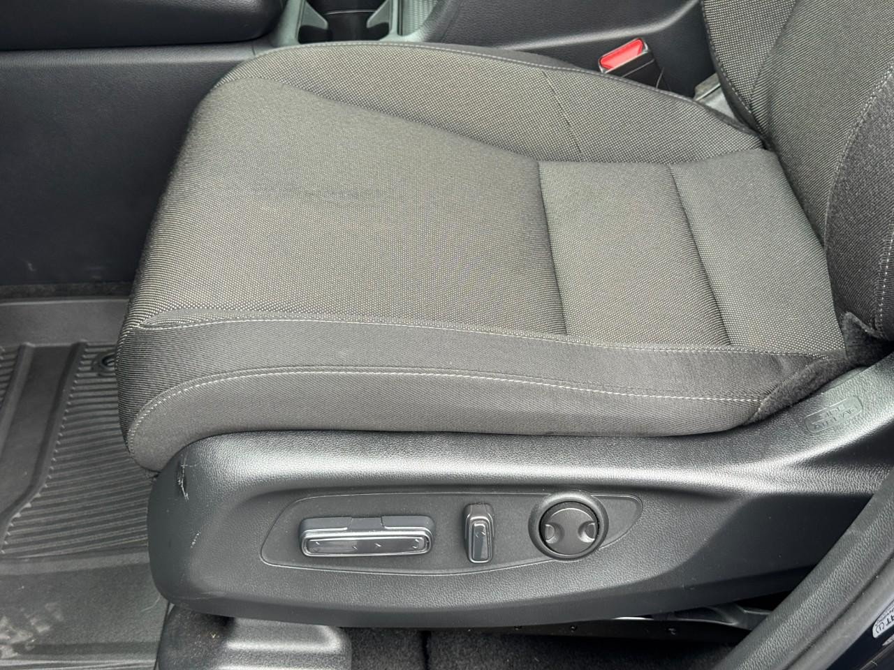 Certified 2025 Honda CR-V EX image 17