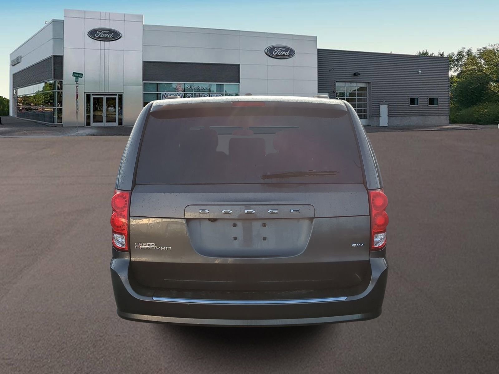 Used 2017 Dodge Grand Caravan SXT image 10