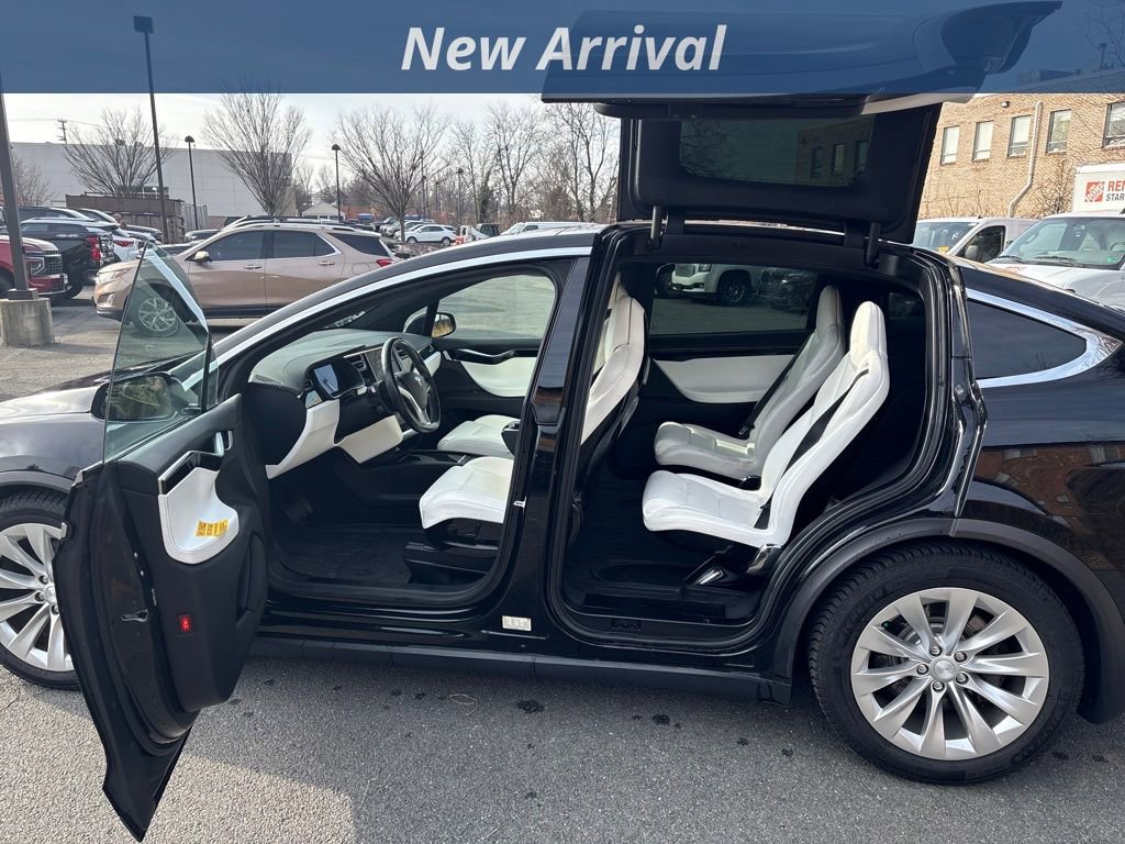 Used 2016 Tesla Model X 75D image 8