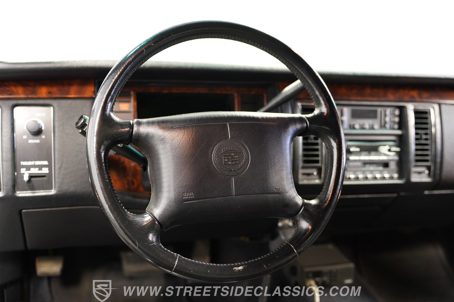 Used 1995 Cadillac Fleetwood Brougham RWD image 40