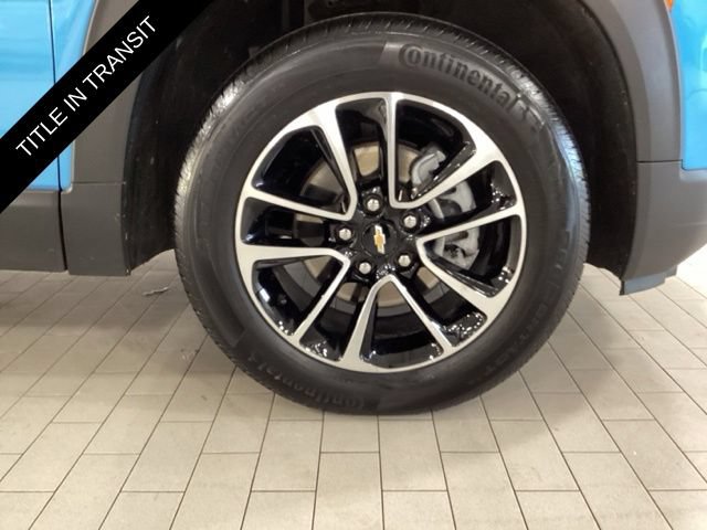 Used 2025 Chevrolet TrailBlazer LT w/ LT Cold Weather Package AWD/4WD image 23