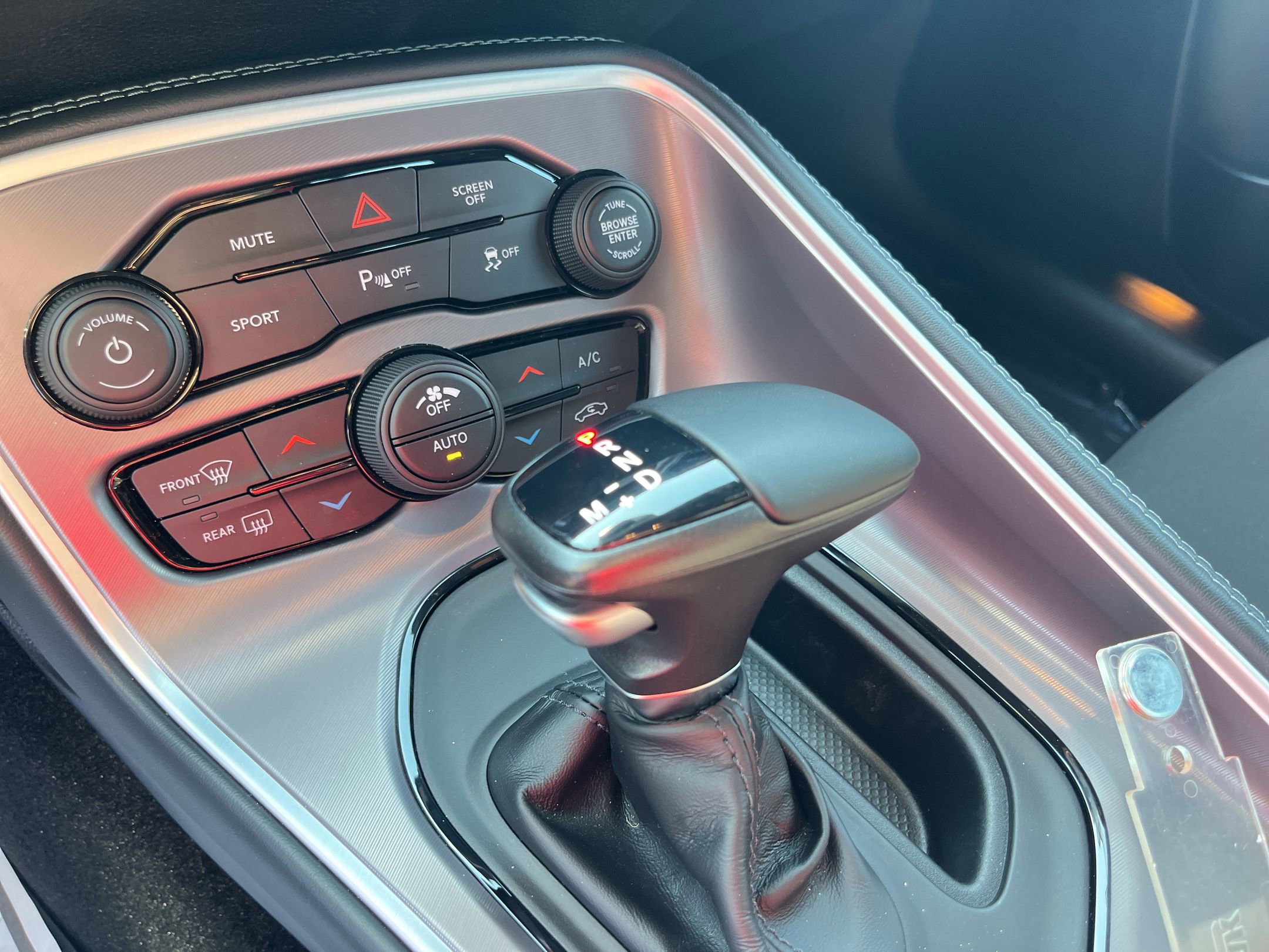 Used 2022 Dodge Challenger R/T w/ Driver Convenience Group RWD image 24