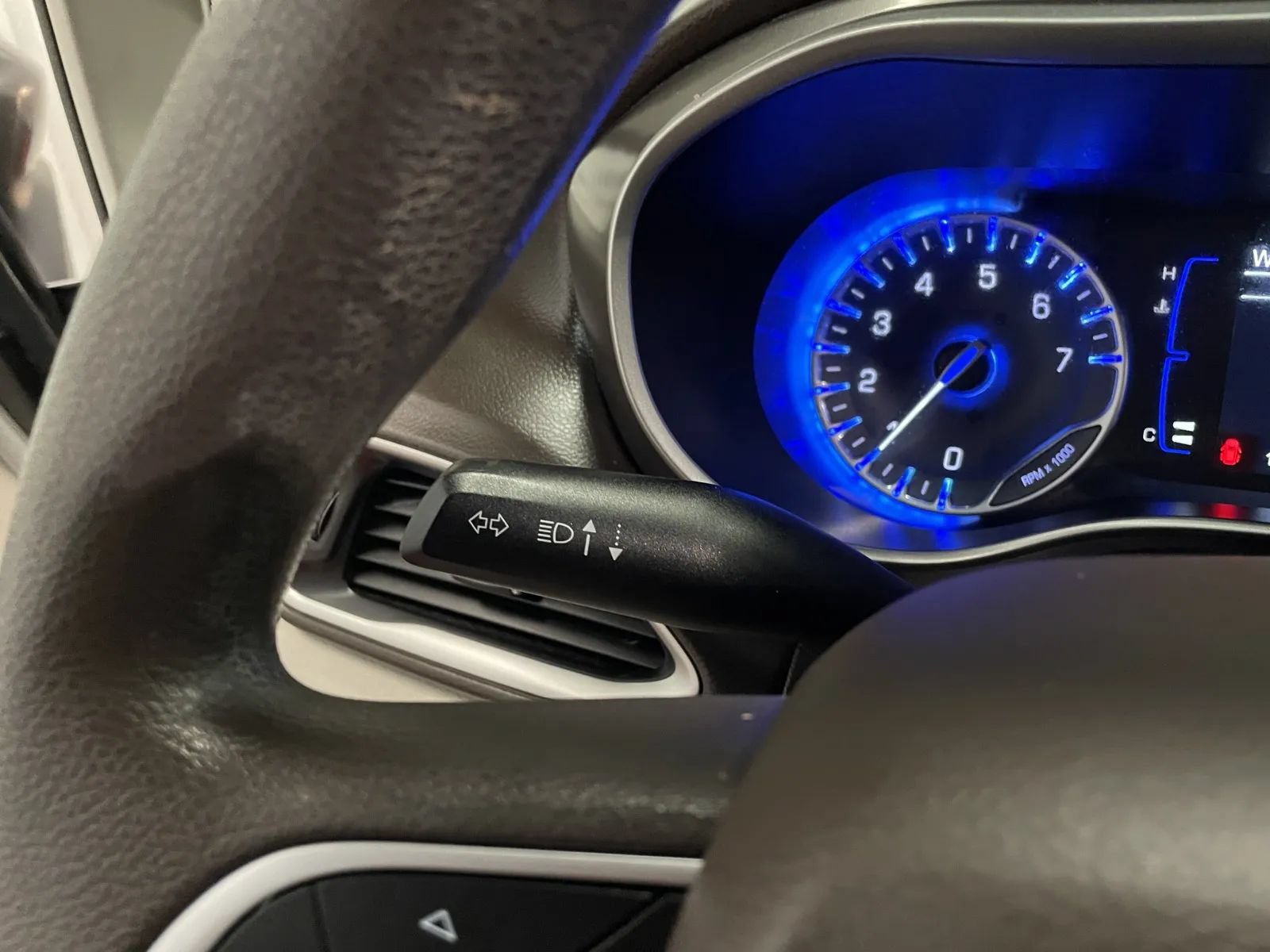Used 2018 Chrysler Pacifica LX FWD image 20