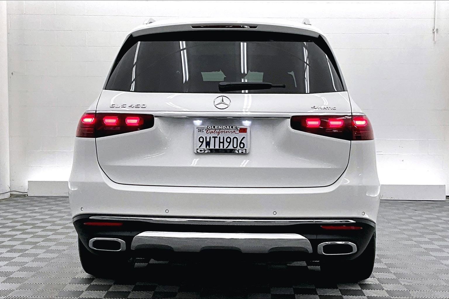 Used 2026 Mercedes-Benz GLS 450 4MATIC image 3