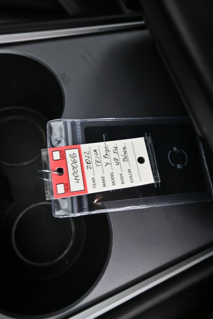 Used 2022 Tesla Model Y Performance image 10