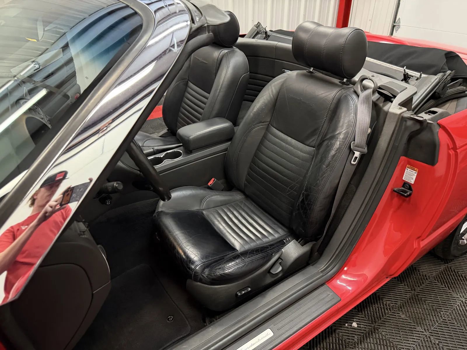 Used 2002 Ford Thunderbird image 36