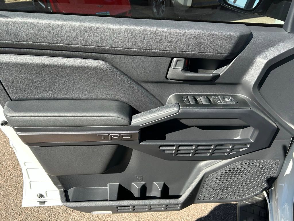 Used 2025 Toyota 4Runner 4WD image 13