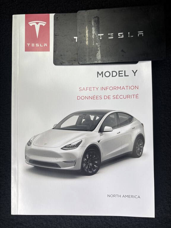 Used 2022 Tesla Model Y Long Range AWD/4WD image 35