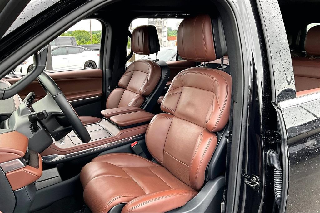Used 2025 Lincoln Navigator L Reserve AWD/4WD image 23