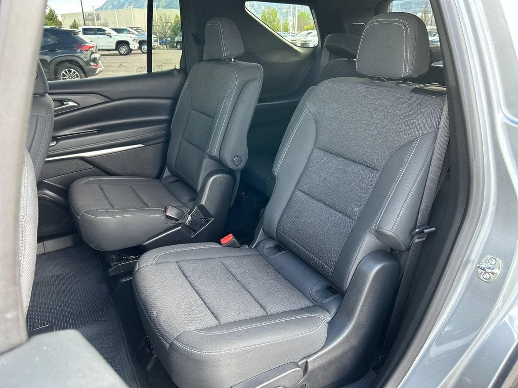 Used 2025 Chevrolet Traverse LT w/ Midnight/Sport Edition AWD/4WD image 20