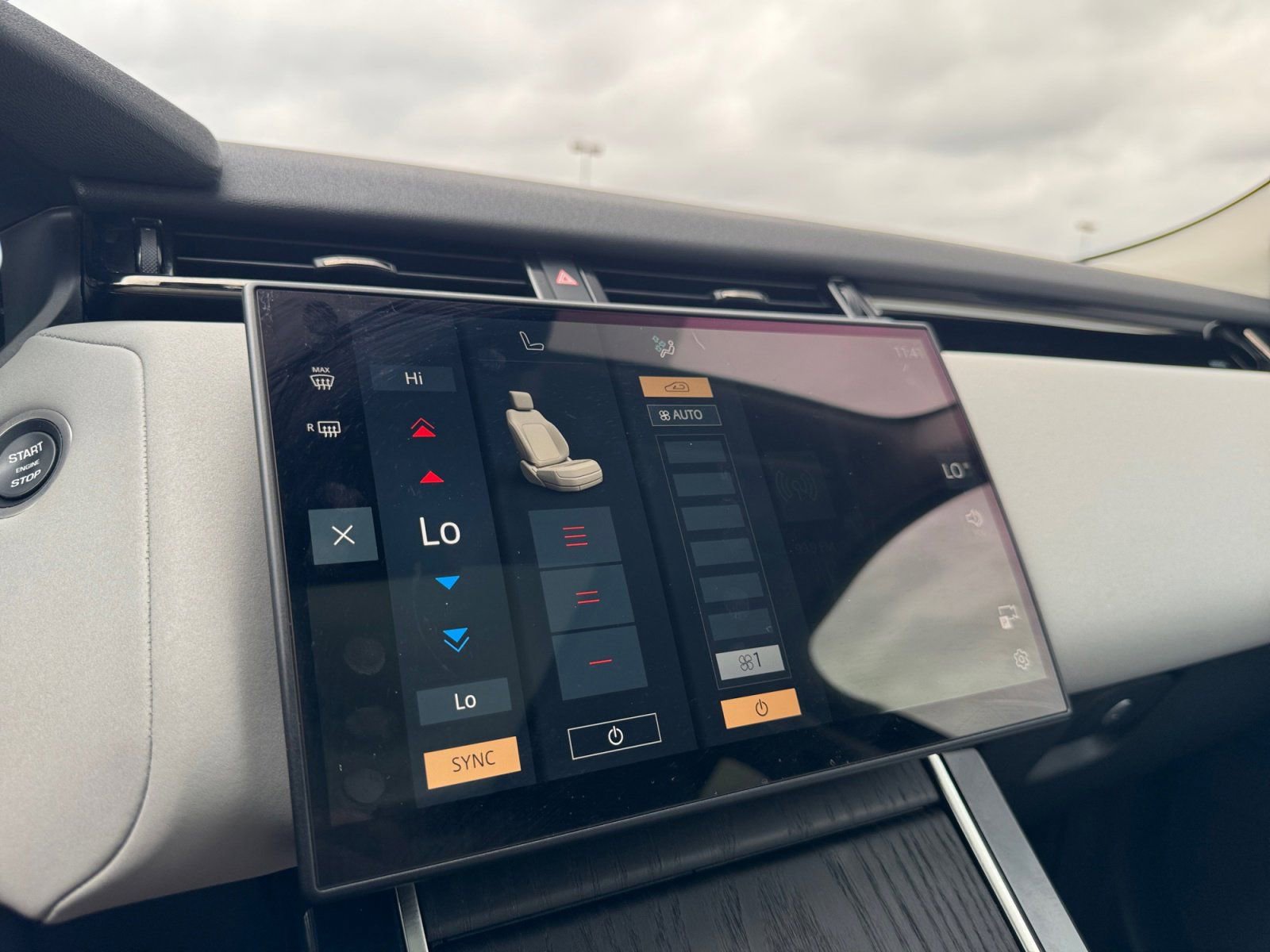 Used 2025 Land Rover Range Rover Velar S image 25