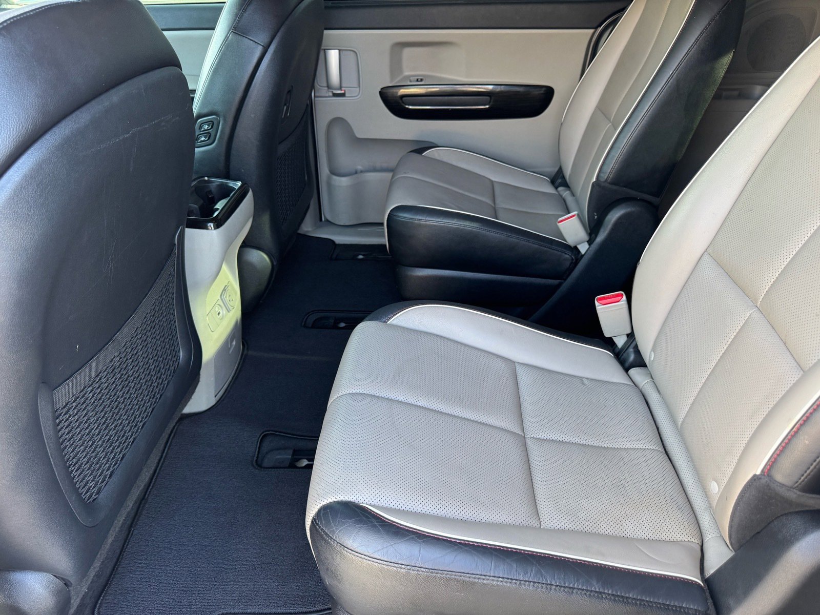 Used 2019 Kia Sedona SX image 15