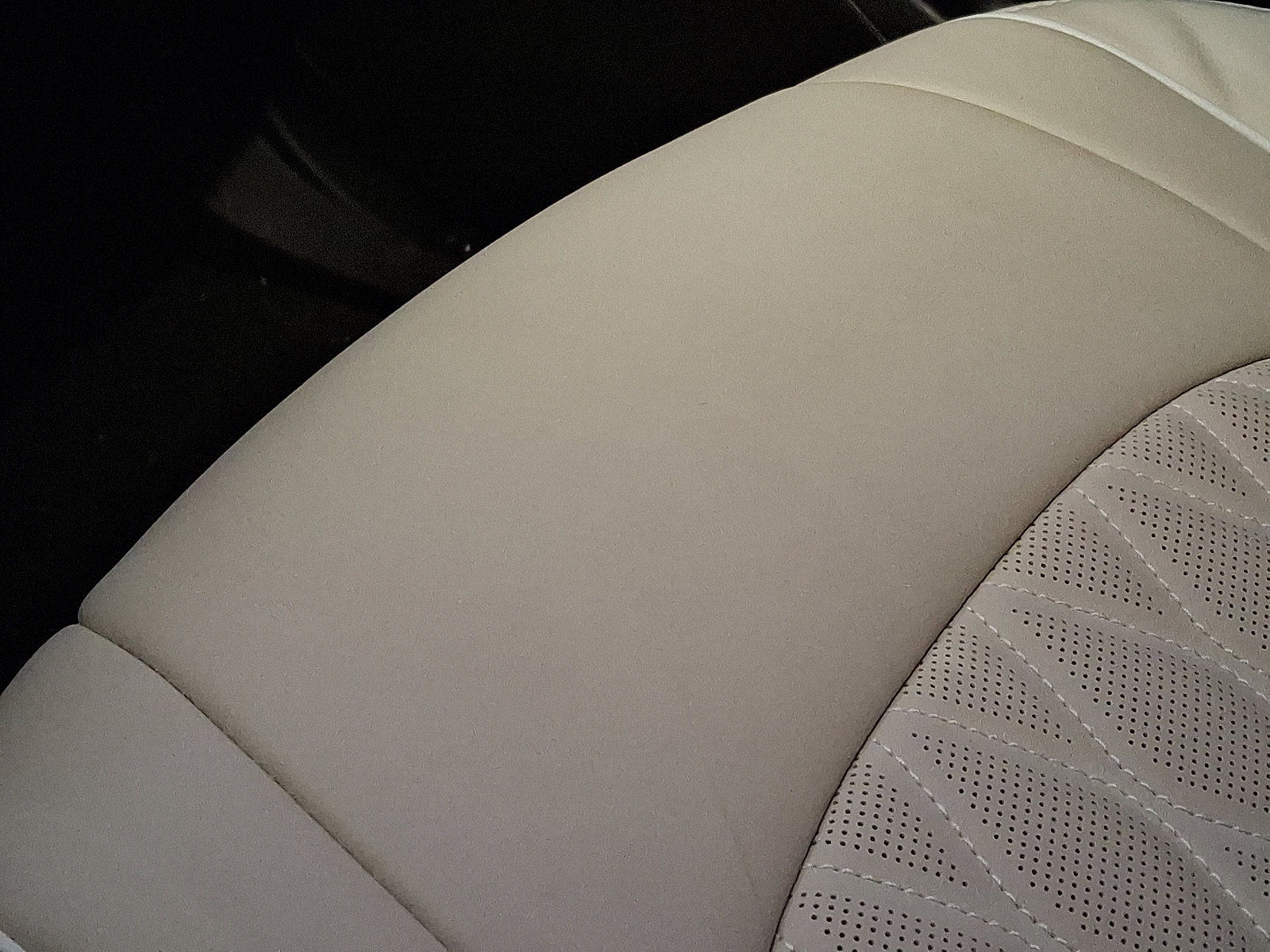 Certified 2024 Buick Enclave Avenir w/ Avenir Technology Package image 26