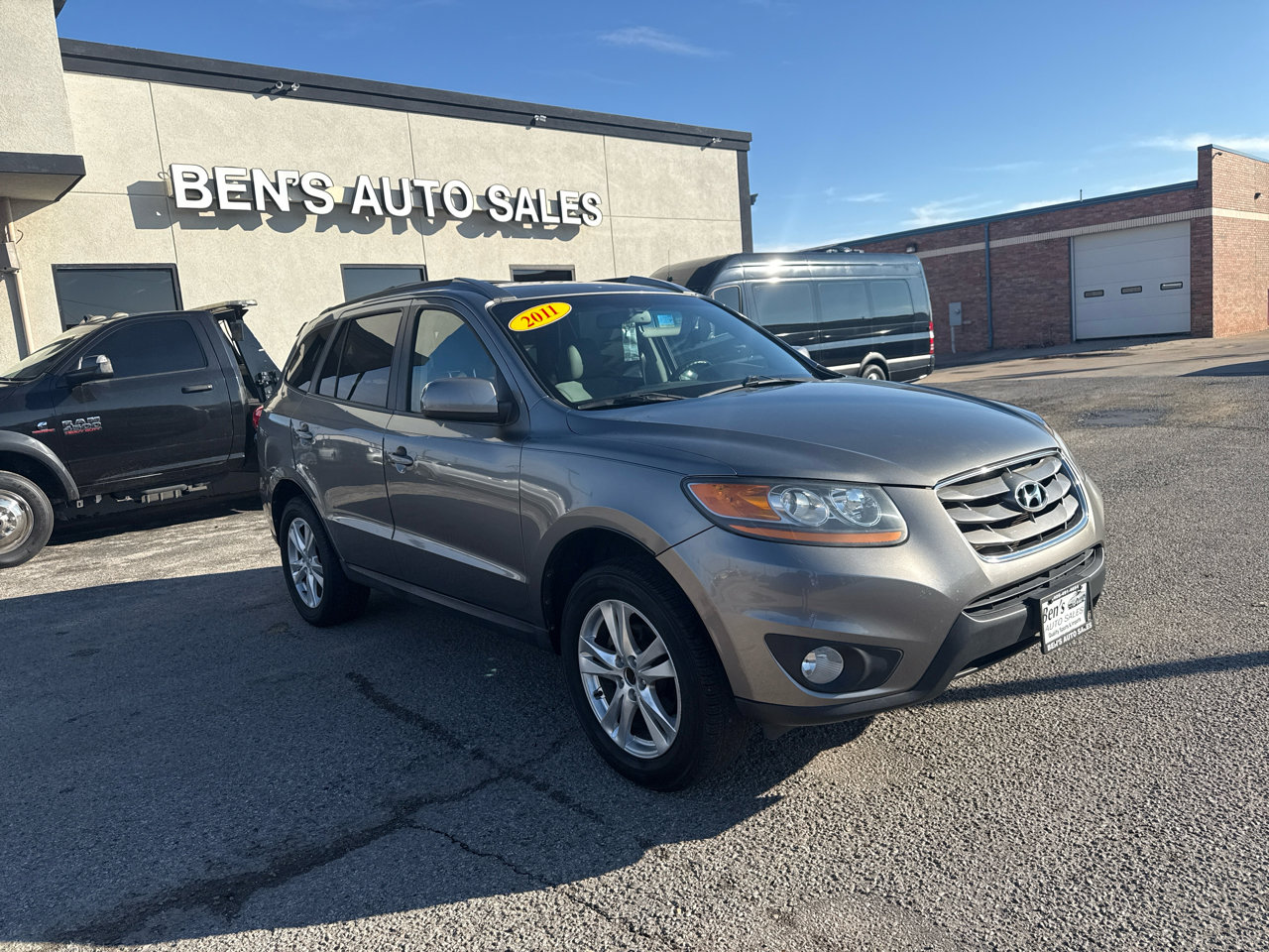 Used 2011 Hyundai Santa Fe SE image 4