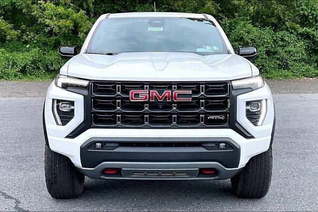 Used 2023 GMC Canyon AT4 w/ Technology Package AWD/4WD image 4