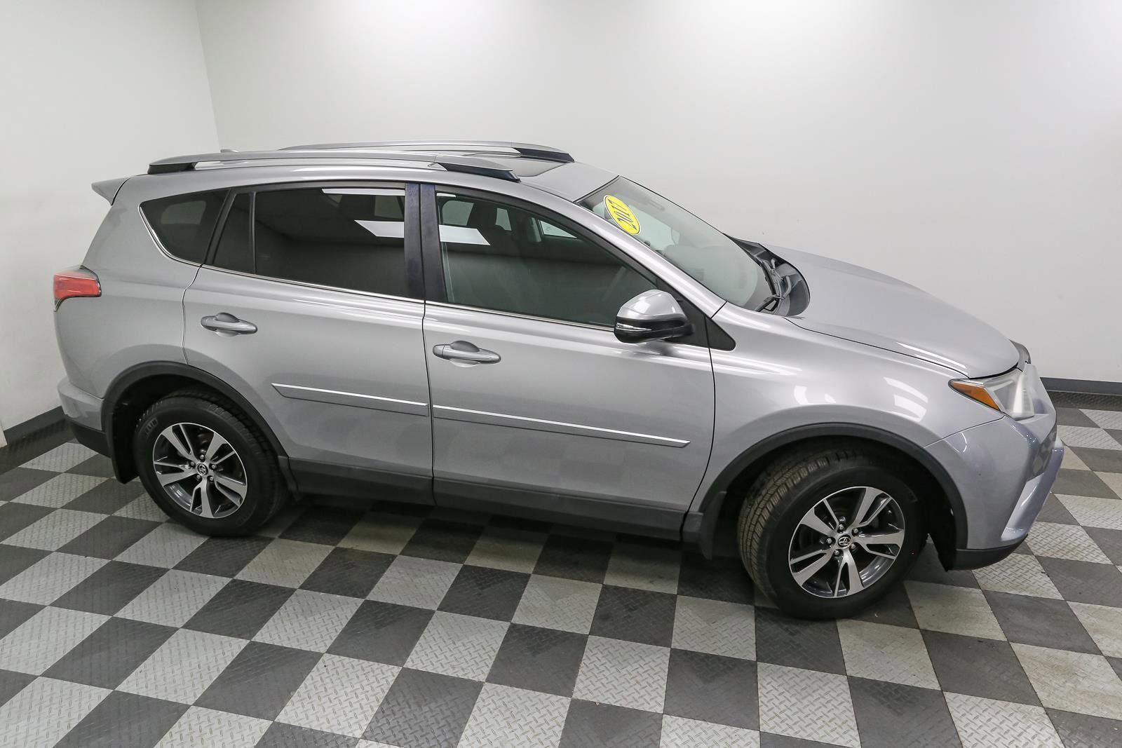 Used 2017 Toyota RAV4 XLE w/ Plus Special Value Package AWD/4WD image 5