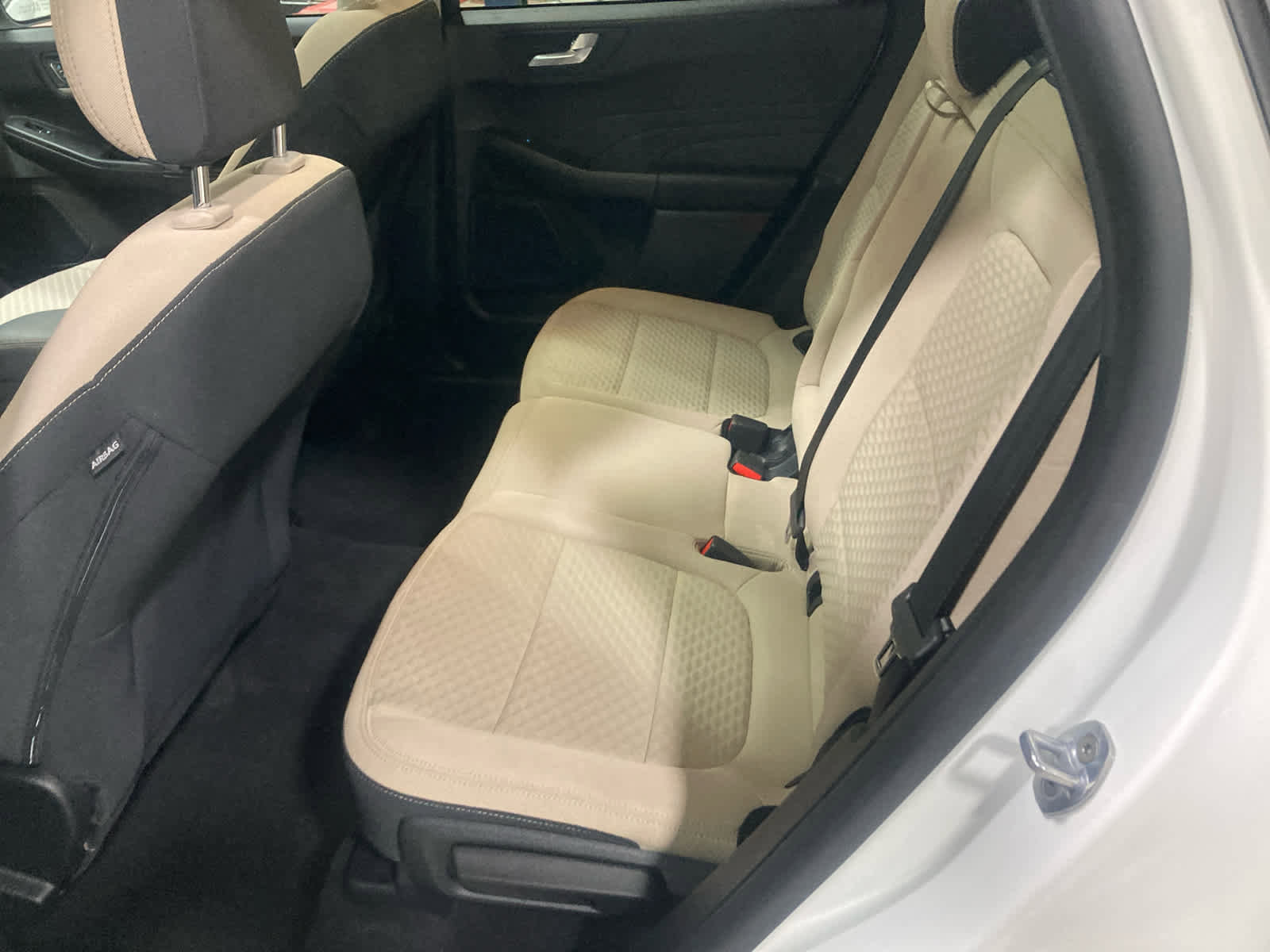 Used 2021 Ford Escape SE w/ SE Sport Appearance Package image 12