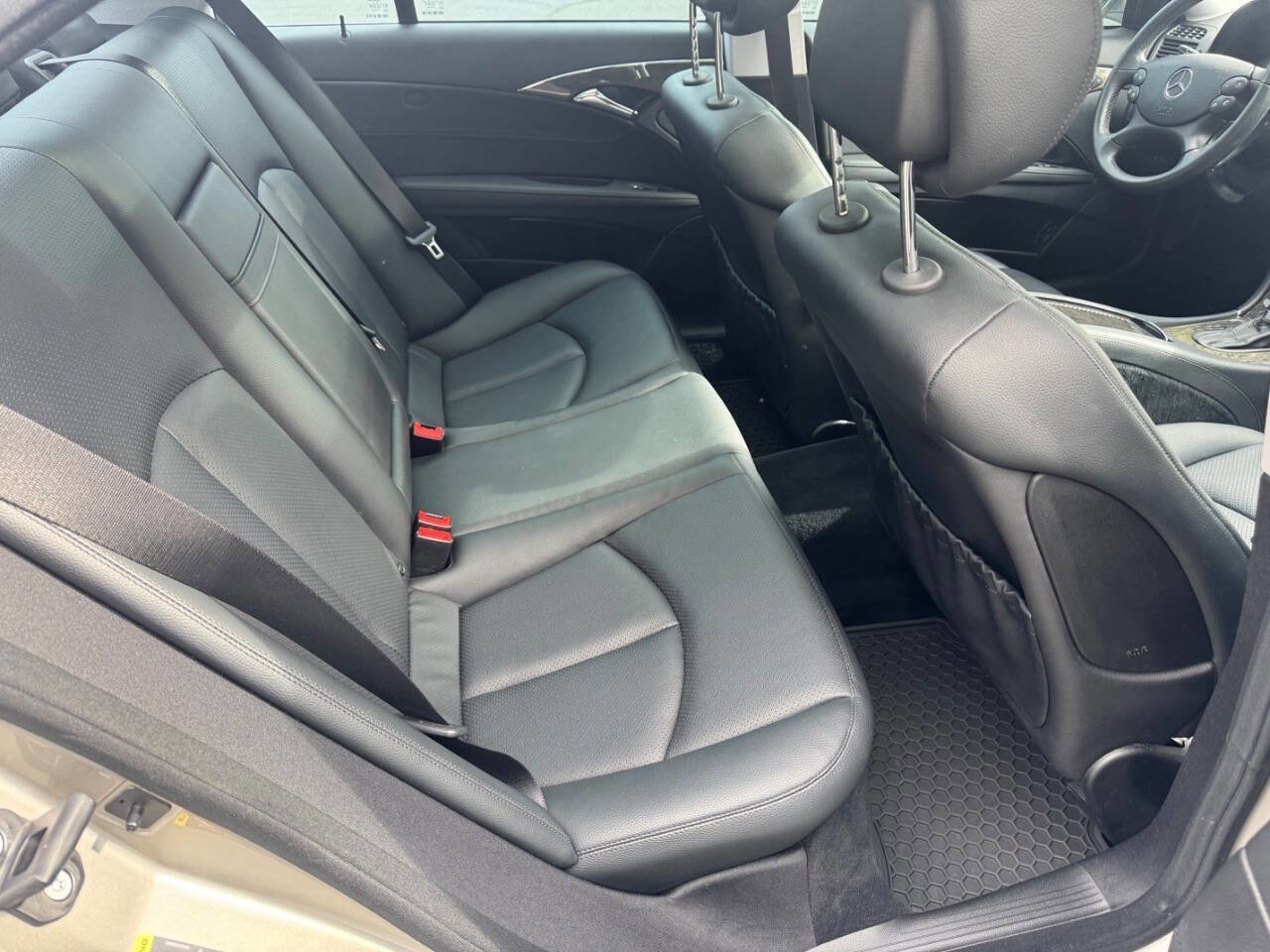 Used 2007 Mercedes-Benz E 350 Sedan image 12