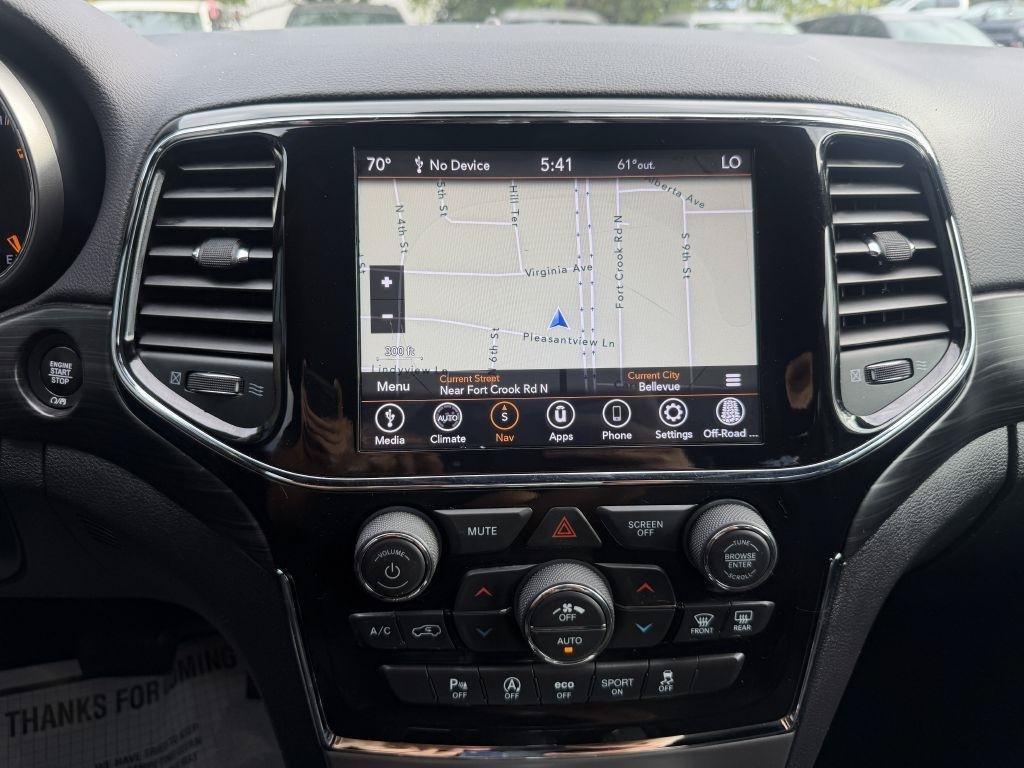 Used 2020 Jeep Grand Cherokee Laredo w/ 18" Wheel & 8.4" Radio Group AWD/4WD image 14
