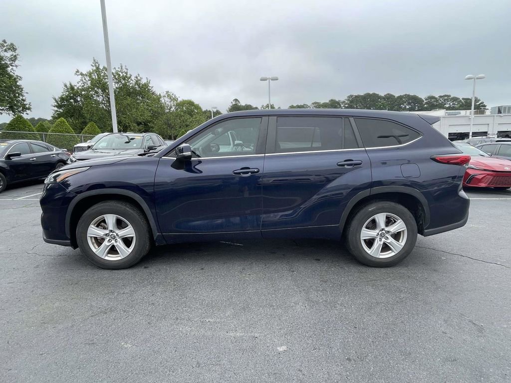 Used 2023 Toyota Highlander FWD image 12