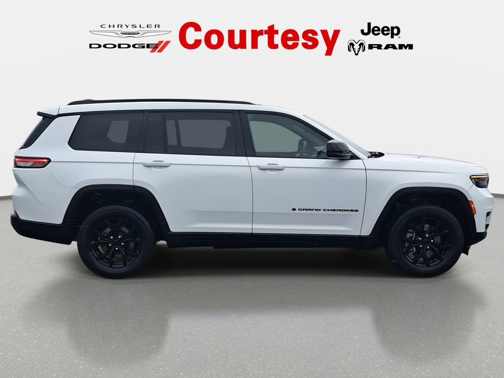Certified 2024 Jeep Grand Cherokee L Laredo AWD/4WD image 4