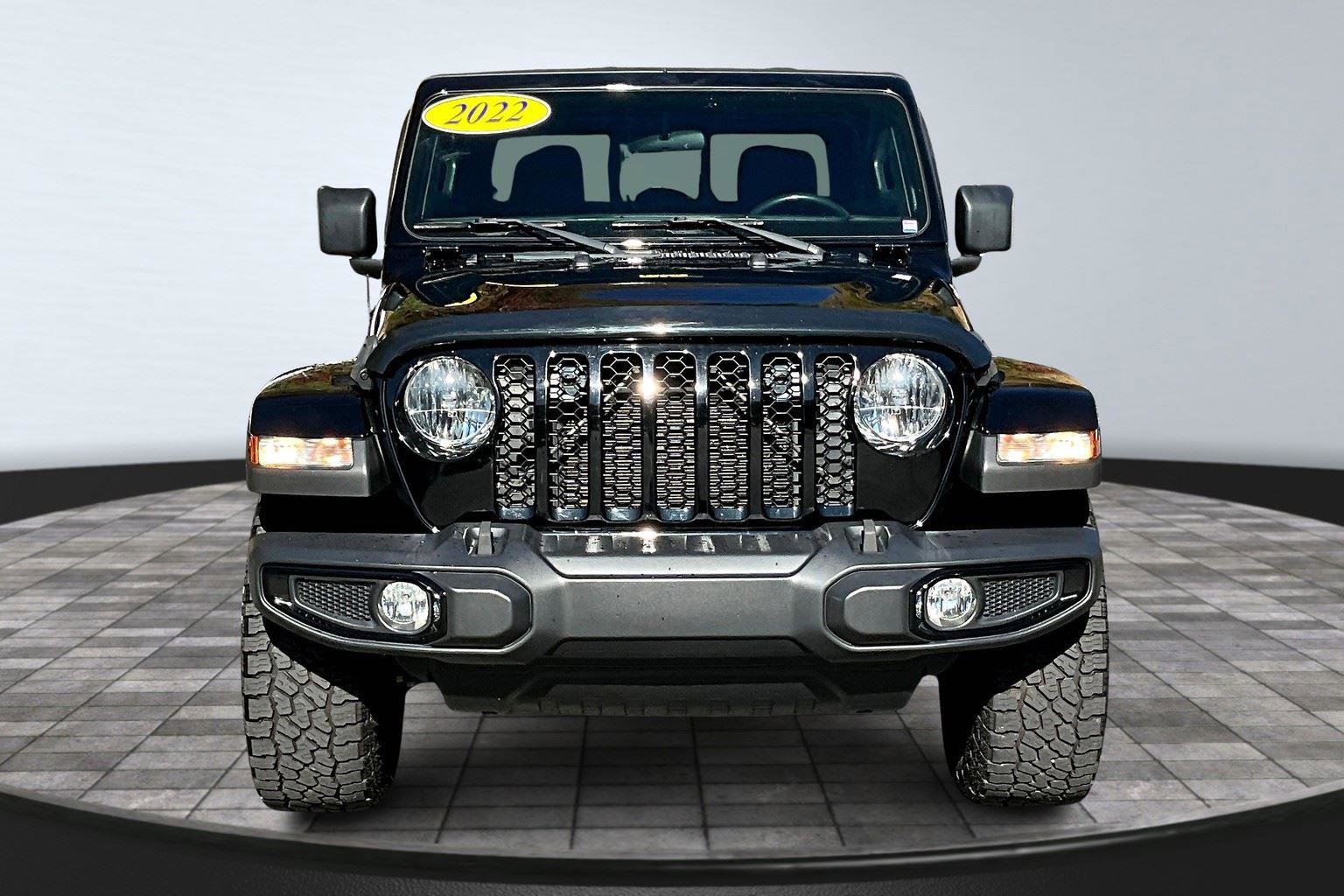 Used 2022 Jeep Gladiator Sport image 3